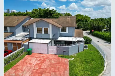 8093 NW 99 Street #2252, Hialeah Gardens, FL 33016 - Photo 1