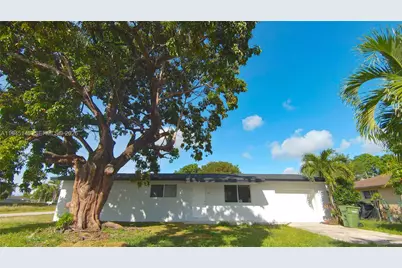 973 NW 8th St, Homestead, FL 33030 - Photo 1