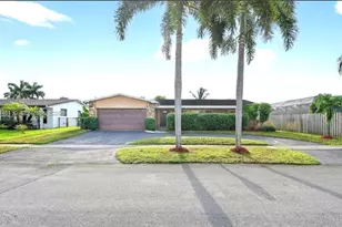 1621 NW 110th Terrace, Pembroke Pines, FL 33026 - Photo 1