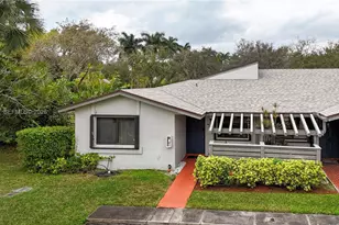 459 Lakeview Dr, Weston, FL 33326 - Photo 1