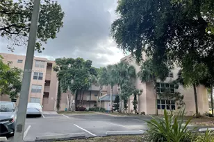 9481 Evergreen Pl, Davie, FL 33324 - Photo 1