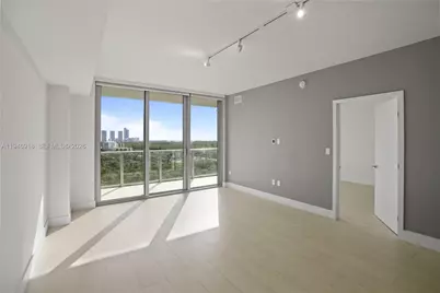 16385 Biscayne Blvd #1518, North Miami Beach, FL 33160 - Photo 1