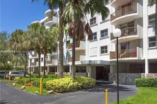 210 Seaview Dr, Key Biscayne, FL 33149 - Photo 1