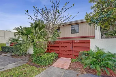 2990 Oaktree Ln #338, Hollywood, FL 33021 - Photo 1
