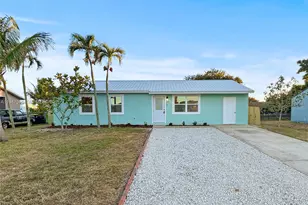 912 SE Martin Luther King Jr Blvd, Stuart, FL 34994 - Photo 1