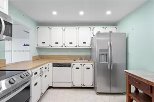 600 Parkview Dr, Hallandale Beach, FL 33009 - Photo 1