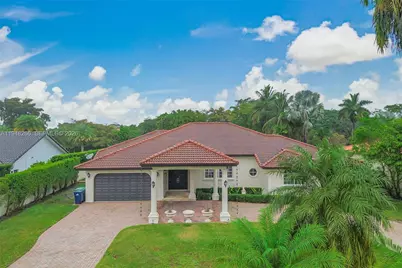10261 SW 58th St, Miami, FL 33173 - Photo 1