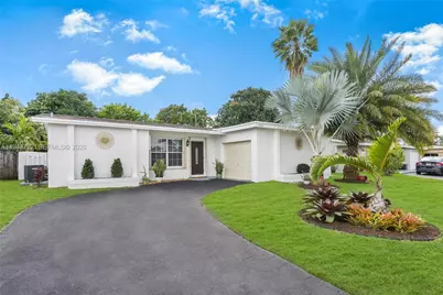 8440 NW 28th Pl, Sunrise, FL 33322 - Photo 1