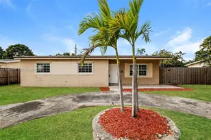 240 N 69th Way, Hollywood, FL 33024 - Photo 1