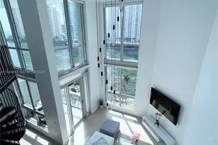 300 S Biscayne Blvd, Miami, FL 33131 - Photo 1