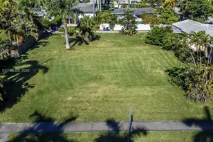 1211 Tyler St, Hollywood, FL 33019 - Photo 1