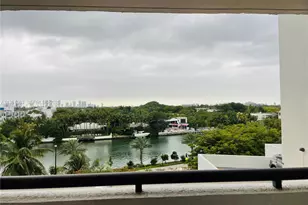 2555 Collins Ave, Miami Beach, FL 33140 - Photo 1