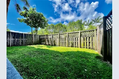 5201 Geneva Way #109, Doral, FL 33166 - Photo 1