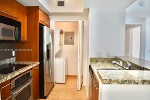 110 Washington Ave, Miami Beach, FL 33139 - Photo 1