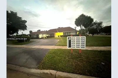 5482 S Lakewood Cir S #B, Margate, FL 33063 - Photo 1