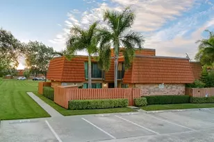 2566 Lakeview Ct, Cooper City, FL 33026 - Photo 1