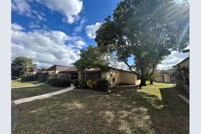 602 Briarwood Cir #4-46, Hollywood, FL 33024 - Photo 1