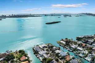 1990 NE 119th Rd, North Miami, FL 33181 - Photo 1