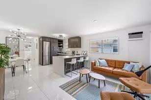 710 11th St, Miami Beach, FL 33139 - Photo 1