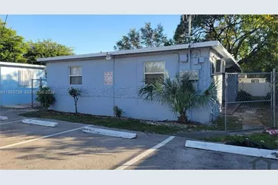 1808 NW 9th St #2, Fort Lauderdale, FL 33311 - Photo 1