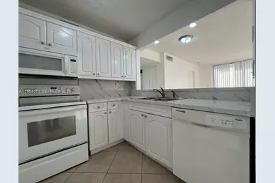 8075 NW 7th St #501, Miami, FL 33126 - Photo 1