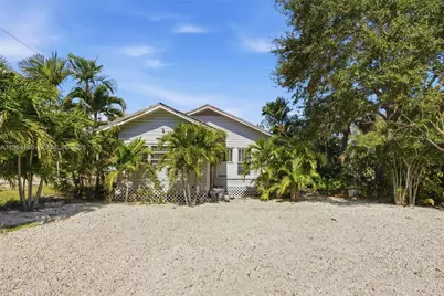 725 SW 2nd Ct, Fort Lauderdale, FL 33312 - Photo 1