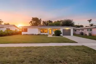 211 S 57th Terrace, Hollywood, FL 33023 - Photo 1