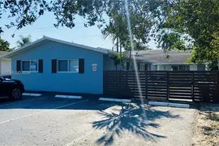 808 NE 2nd St, Hallandale Beach, FL 33009 - Photo 1