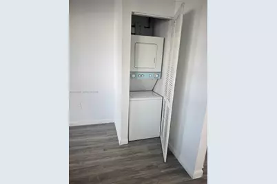 7130 Rue Versailles #4, Miami Beach, FL 33141 - Photo 1