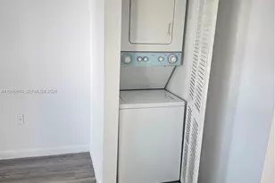 7130 Rue Versailles, Miami Beach, FL 33141 - Photo 1