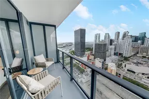159 NE 6th St, Miami, FL 33132 - Photo 1