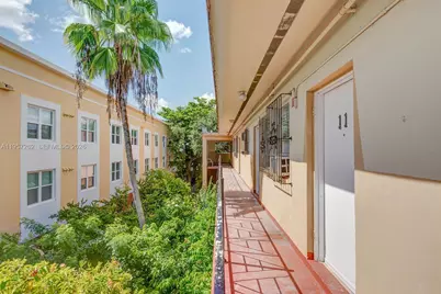 542 NW 8th St #13, Miami, FL 33136 - Photo 1
