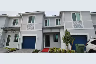 689 SE 13th St Cir, Homestead, FL 33034 - Photo 1