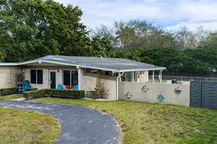 12415 SW 93rd Ct, Miami, FL 33176 - Photo 1