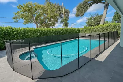 575 NE 179th Dr, North Miami Beach, FL 33162 - Photo 1