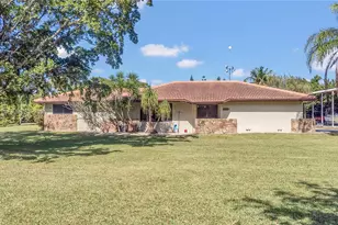 19225 SW 186th St, Miami, FL 33187 - Photo 1