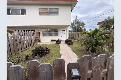 1520 NE 151st St #104, Miami, FL 33162 - Photo 1