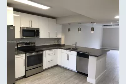 161 Lakeview Dr #204, Weston, FL 33326 - Photo 1