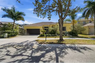833 Crestview Cir, Weston, FL 33327 - Photo 1