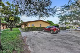 2731 NW 1st St, Pompano Beach, FL 33069 - Photo 1