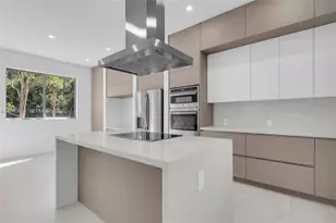 3204 Plaza St, Miami, FL 33133 - Photo 1