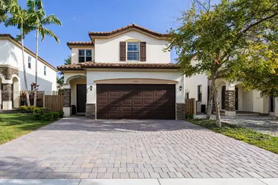 10013 NW 89th Ter, Doral, FL 33178 - Photo 1