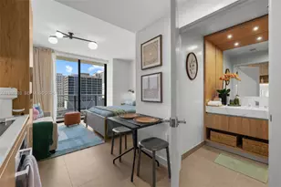 11 NE 6th St, Miami, FL 33132 - Photo 1