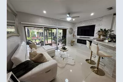 341 SW 121st Ave, Pembroke Pines, FL 33025 - Photo 1