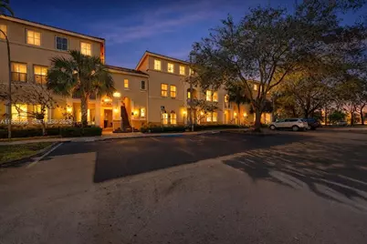 150 Jacaranda Country Club Dr #200, Plantation, FL 33324 - Photo 1