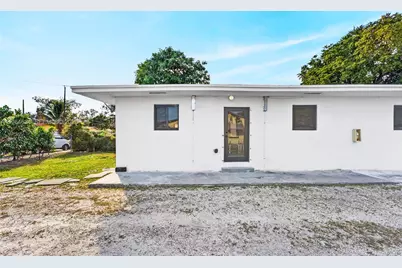 555 NW 94th St #Front, Miami, FL 33150 - Photo 1