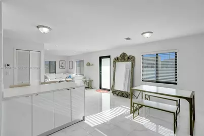 1712 NW 76th Ter #1712, Miami, FL 33147 - Photo 1
