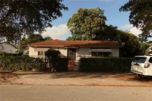 909 NW 76th St, Miami, FL 33150 - Photo 1