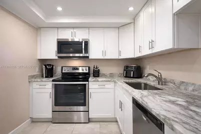 3016 Lyndhurst I #3016, Deerfield Beach, FL 33442 - Photo 1