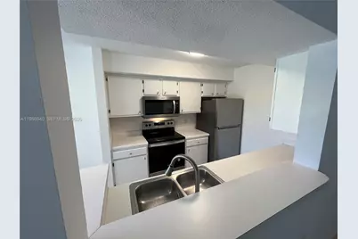 815 W Boynton Beach Blvd #4-105, Boynton Beach, FL 33426 - Photo 1